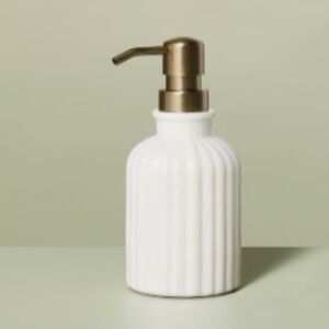 HEARTH & HAND NWT fluted milk glass soap/lotion pump -white/gold